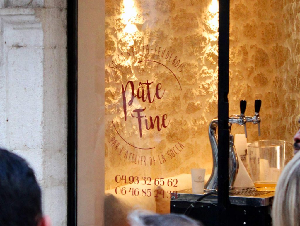 Devanture de notre restaurant Pâte Fine, qui propose des spécialités niçoises à la Colle sur Loup près de Nice.